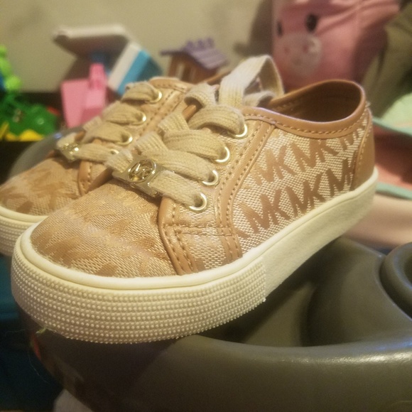 Shoes - Picture 2 of 2